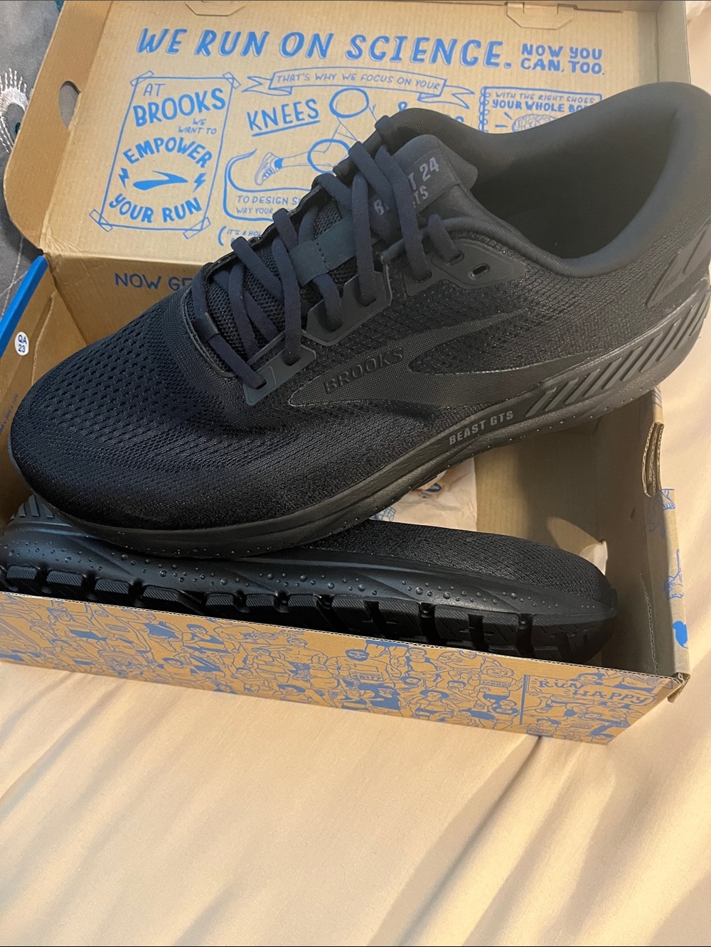 Brooks Beast GTS 24 Men's Athletic Shoes — Black